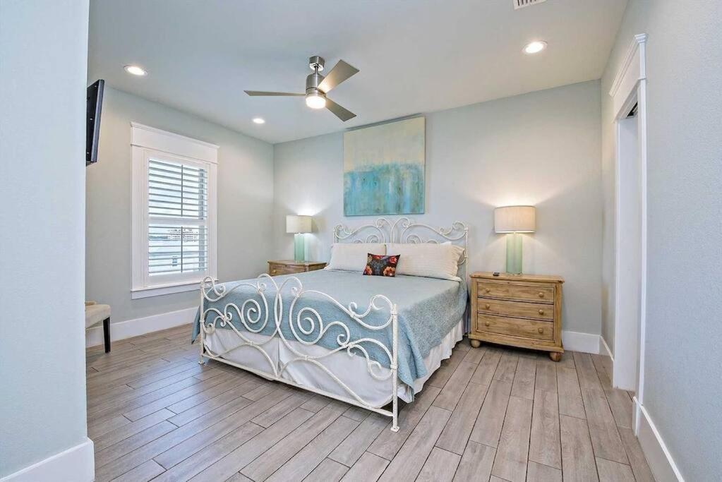 Beachfront~8Bedrooms~Lemonshello ガルフ・ショアーズ エクステリア 写真